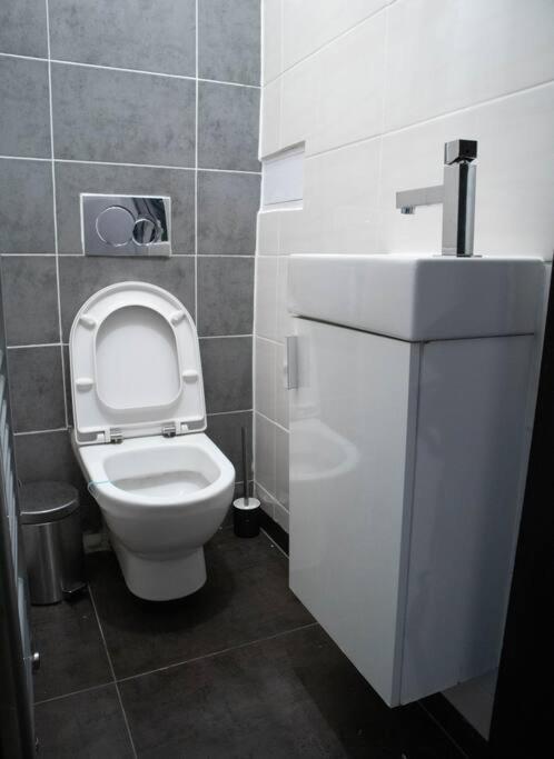 Modern Apartment In The Center Of פראג מראה חיצוני תמונה