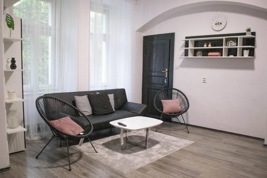 Modern Apartment In The Center Of פראג מראה חיצוני תמונה